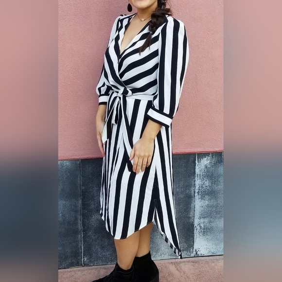 Bar III Striped Wrap Dress black and white - Picture 4 of 7